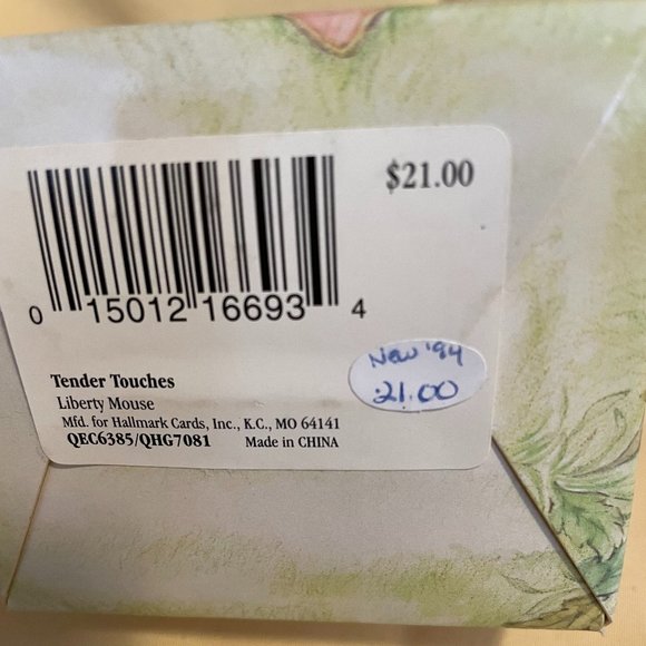 Statue of Liberty  Tender Touches Figurine - Picture 6 of 7